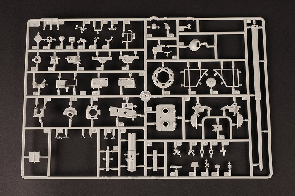 Hobby Boss 84559 Pz.Kpfw.VI Sd.Kfz.182 Tiger II (Henschel 105mm) 1/35 – zdjęcie 14