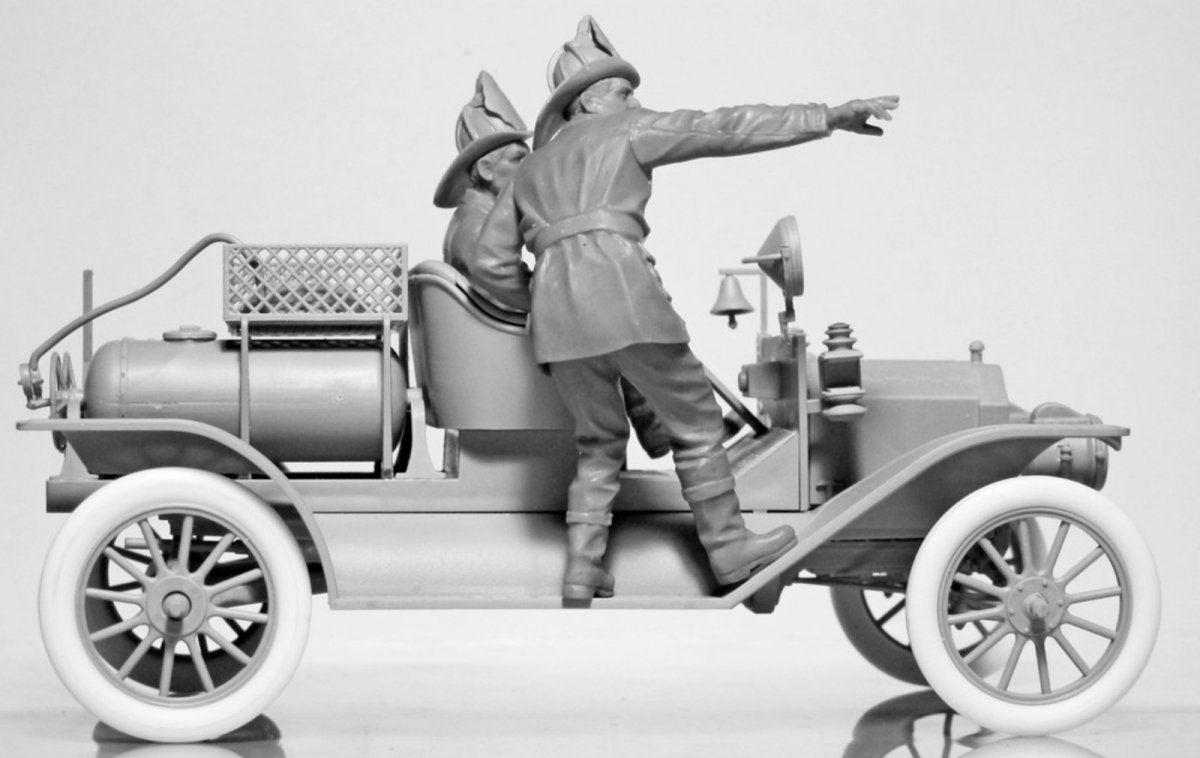 ICM 24006 American Fire Truck Crew (1910s) (2 figures) 1/24 – Bild 8
