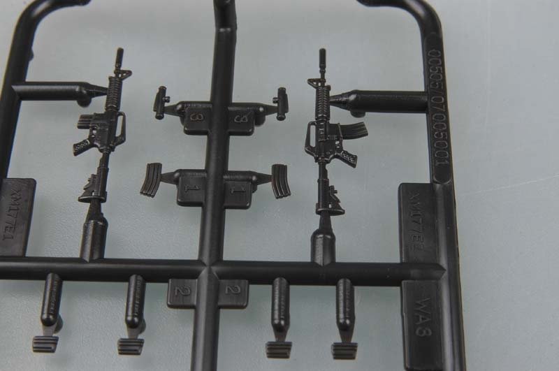 Trumpeter 00505 American machine gun AR-15/M16/M4 FAMILY-XM117 E1/E2 1/35 – imagen 3