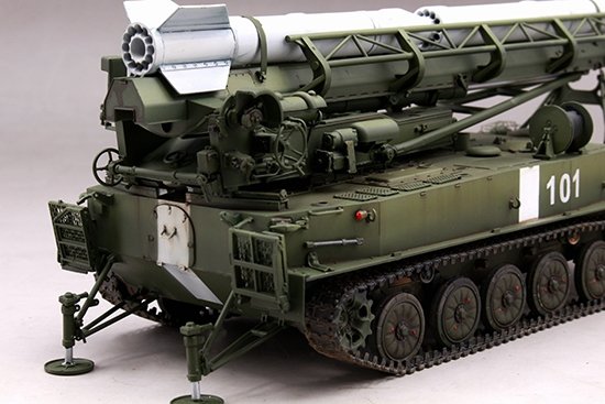 Trumpeter 09545 2P16 Launcher with Missile of 2k6 Luna (FROG-5) 1/35 – imagen 11