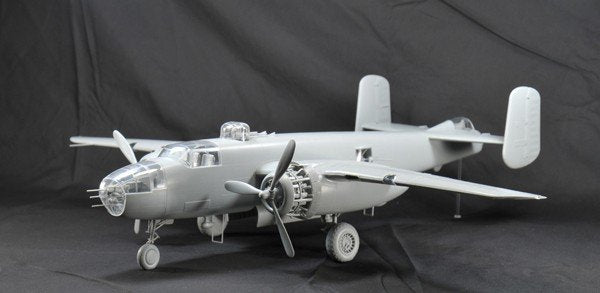 Maquette HK Models 01E02 B-25J Mitchell « Strafer » (1/32) – image 3