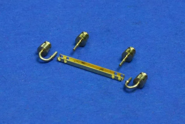 RB Model 35D02 Telegraphic pillar with 4 insulators Set contains not assembled 2 pcs 1/35 – imagen 5