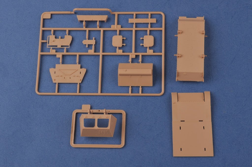 Hobby Boss 83848 Soviet T-20 Armored Tractor Komsomolets 1940 1/35 – imagen 5