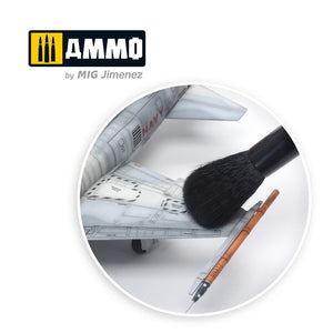 AMMO of Mig Jimenez 8576 DUST REMOVER BRUSH 2 – imagen 3
