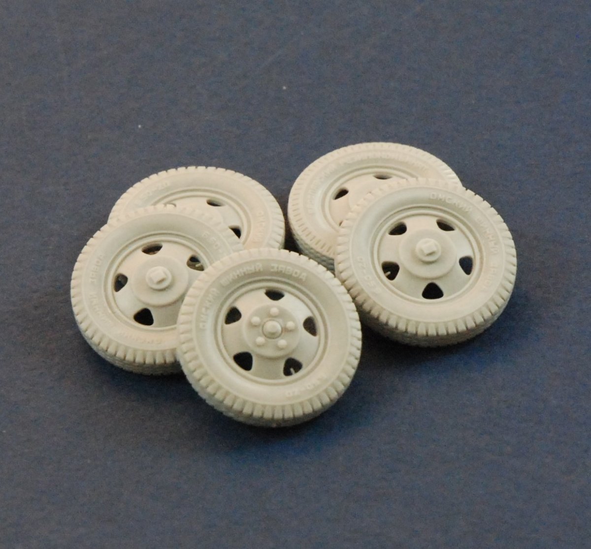 Panzer Art RE35-240 Road wheels for GAZ-AAA (Omskij Zavod) 1/35 – imagen 2
