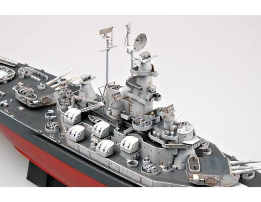 Trumpeter 05306 USS MASSACHUSETTS BB-59 1/350 – image 18