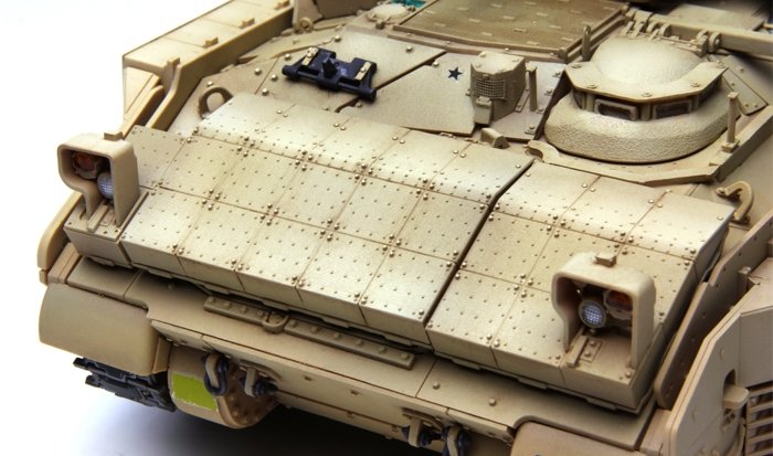 Meng Model SS-004 U.S.Infantry Fighting Vehicle M2A3 Bradley w/BUSK 1/35 – imagen 3