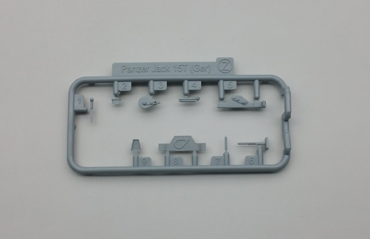Amusing Hobby 35A021 Jagdpanzer 38(D) 1/35 – image 10