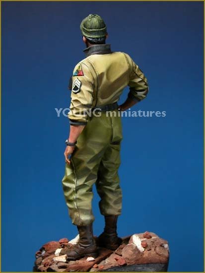 Young Miniatures YM9002 US TANK CREW WWII 90mm – zdjęcie 4