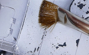 Humbrol AV0101 Chipping and Scratching Agent (20 ml)