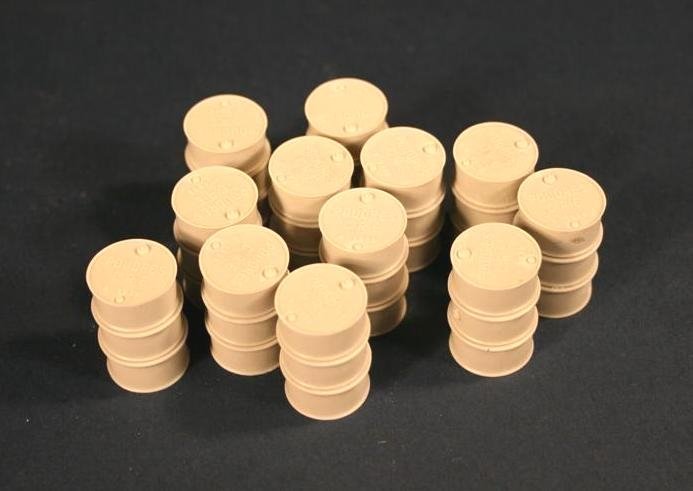Panzer Art RE35-086 WWII French fuel drums (200L) 1/35 – immagine 2