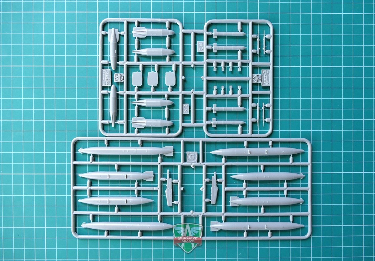 Modelsvit 72018 Sukhoi Su-17 série 1/72  – image 3