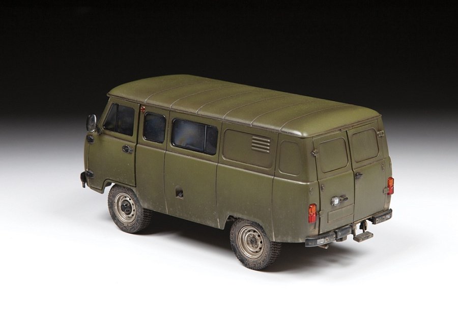 Zvezda 3644 Russian Military Van UAZ 3909 1/35 – imagen 3
