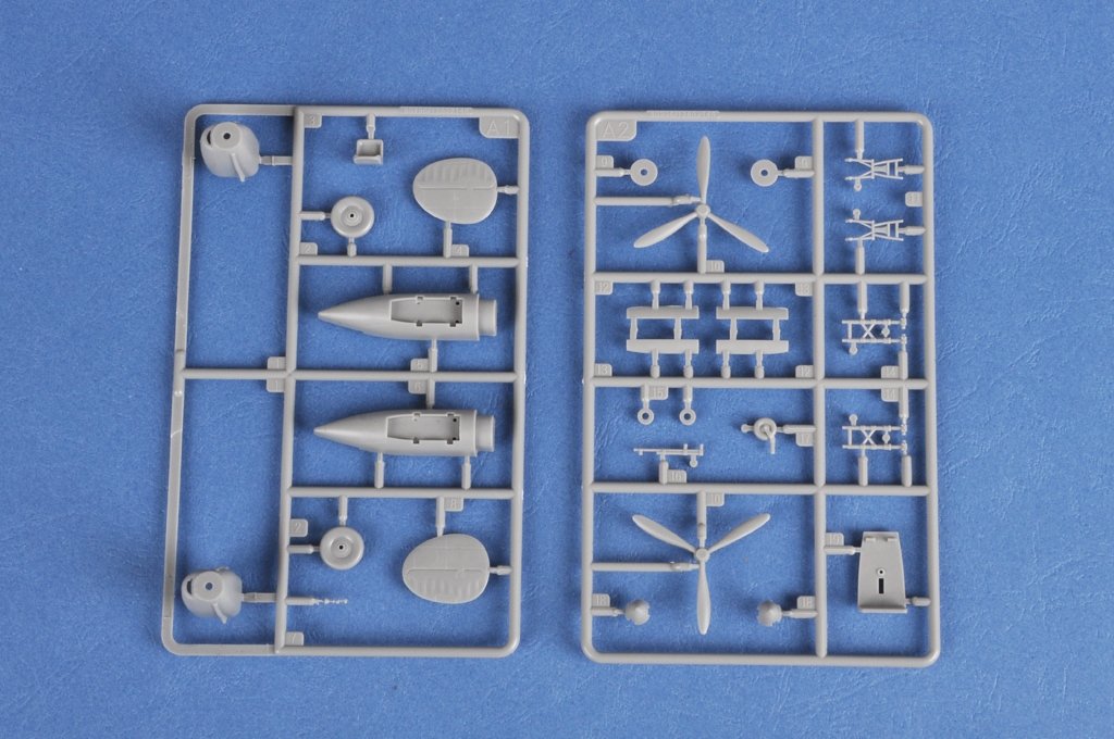 Hobby Boss 80296 Soviet PE 2 Bomber 1/72 – image 6