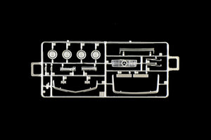 Italeri 3633 Mercedes-Benz 500 SLC 1/72 – image 8