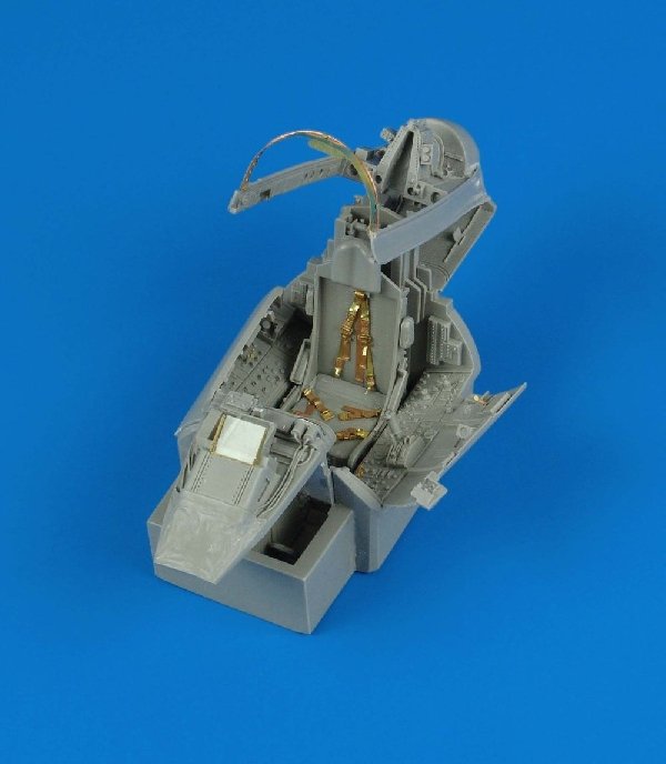 Aires 2070 F-100D Super Saber cockpit set 1/32 Trumpeter