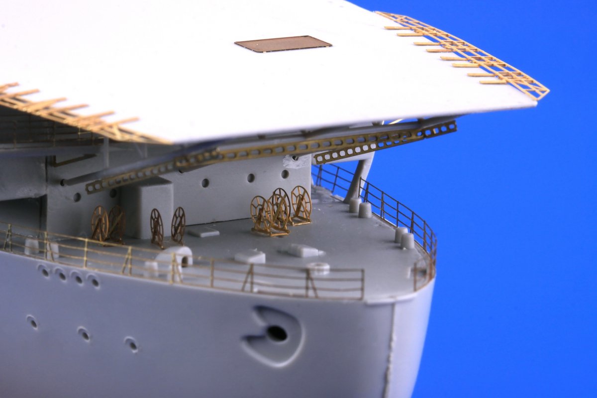 Eduard 53205 DKM Graf Zeppelin pt.2 railings TRUMPETER 1/350 – imagen 2