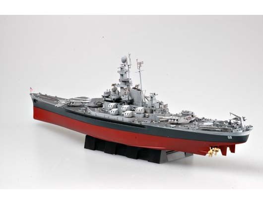 Trumpeter 05306 USS MASSACHUSETTS BB-59 1/350 – image 16