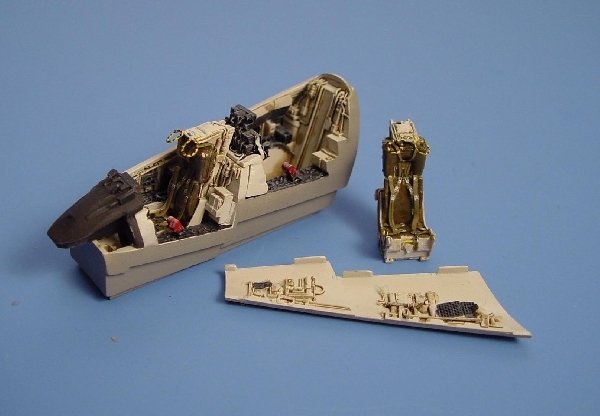 Ensemble cockpit Aires 7075 McDD F-4F PHANTOM II 1/72 REVELL