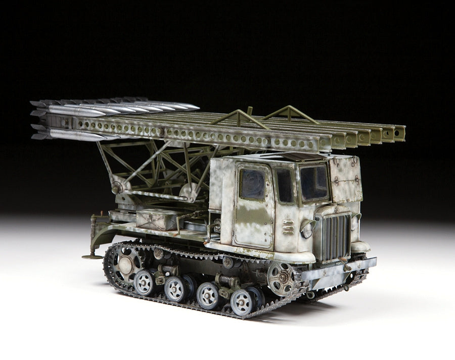 Zvezda 3700 Soviet artillery tractor with BM-13 Katyusha STZ-5 1/35 – imagen 2