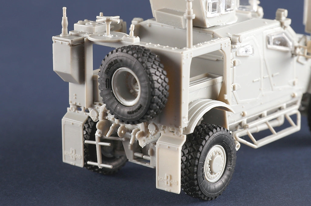 Trumpeter 07413 US M1240 M-ATV MRAP 1/72 – image 9