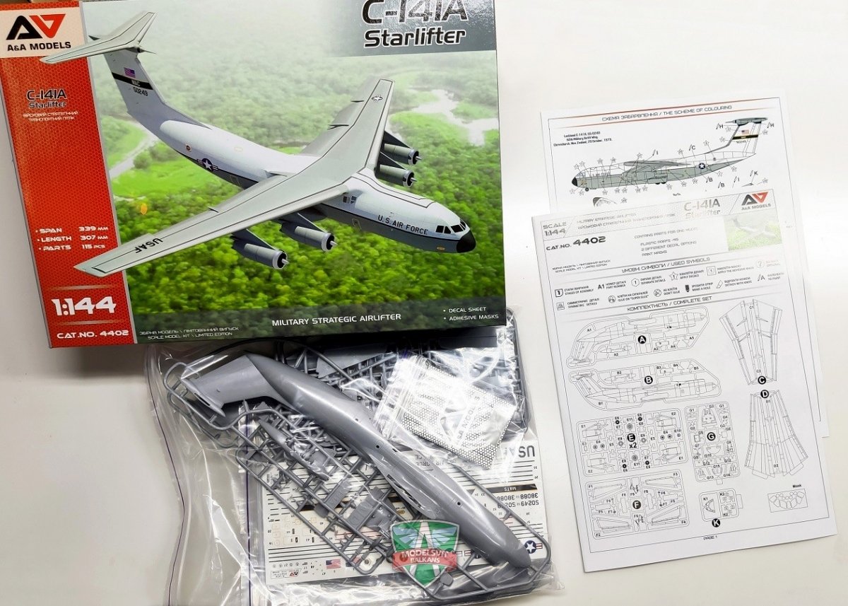A&amp;amp;A Models 4402 C-141A Military Strategic Airlifter 1/144 – imagen 2
