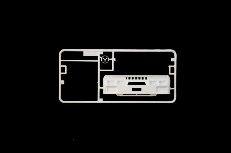Italeri 3956 Mercedes Benz SK 1844 LS V8 1/24 – imagen 5