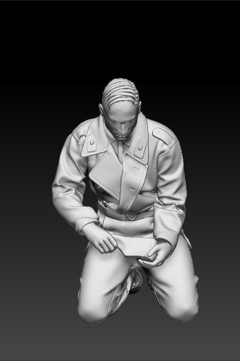 Glowel Miniatures 35007 Wounded panzer crewman and comrade 1/35 – imagen 2