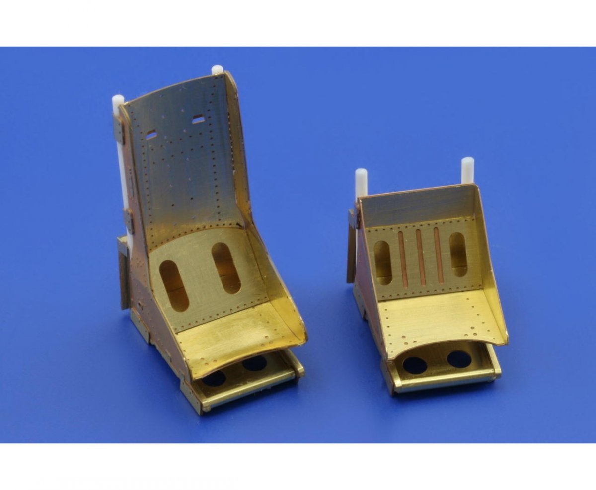 Eduard 32750 B-25J correct pilot seats HK MODELS 1/32 – Bild 2