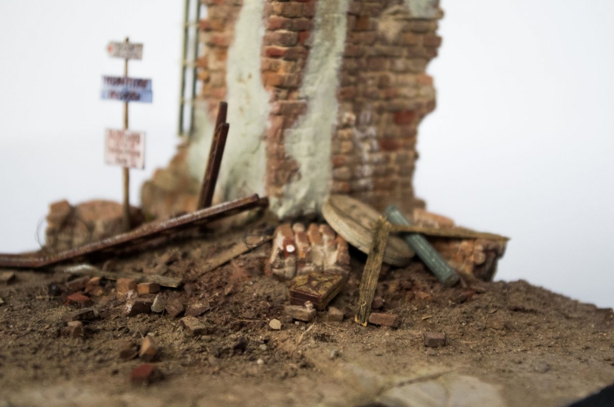RT-Diorama 35307 Factory Rubble &amp;amp; Ruins Set 1/35 – immagine 4