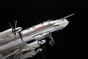 Zvezda 7038 Tu-95MS Bear Russian Strategic Bomber 1/144 – imagen 3