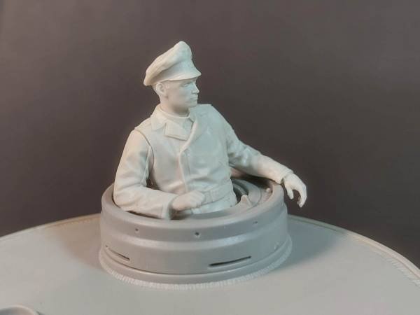 Panzer Art FI35-177 Commandant de char Waffen-SS (char Tigre) 1/35 – image 3