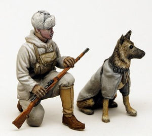 ToRo Model 35F109 Winter War - Finnish Army - Young Messenger Boy with His Dog / Winter War 1939-40 - Young Messenger Boy with His Dog 1/35 – image 3