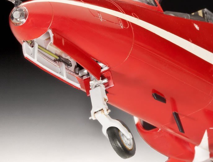 Revell 04284 BAe Hawk Red Arrows 1/32 – image 6