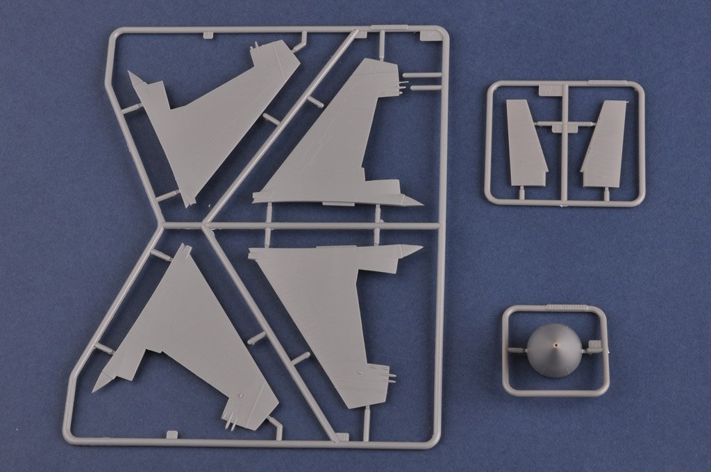 Hobby Boss 81713 Su-27UB Flanker C 1/48 – image 6