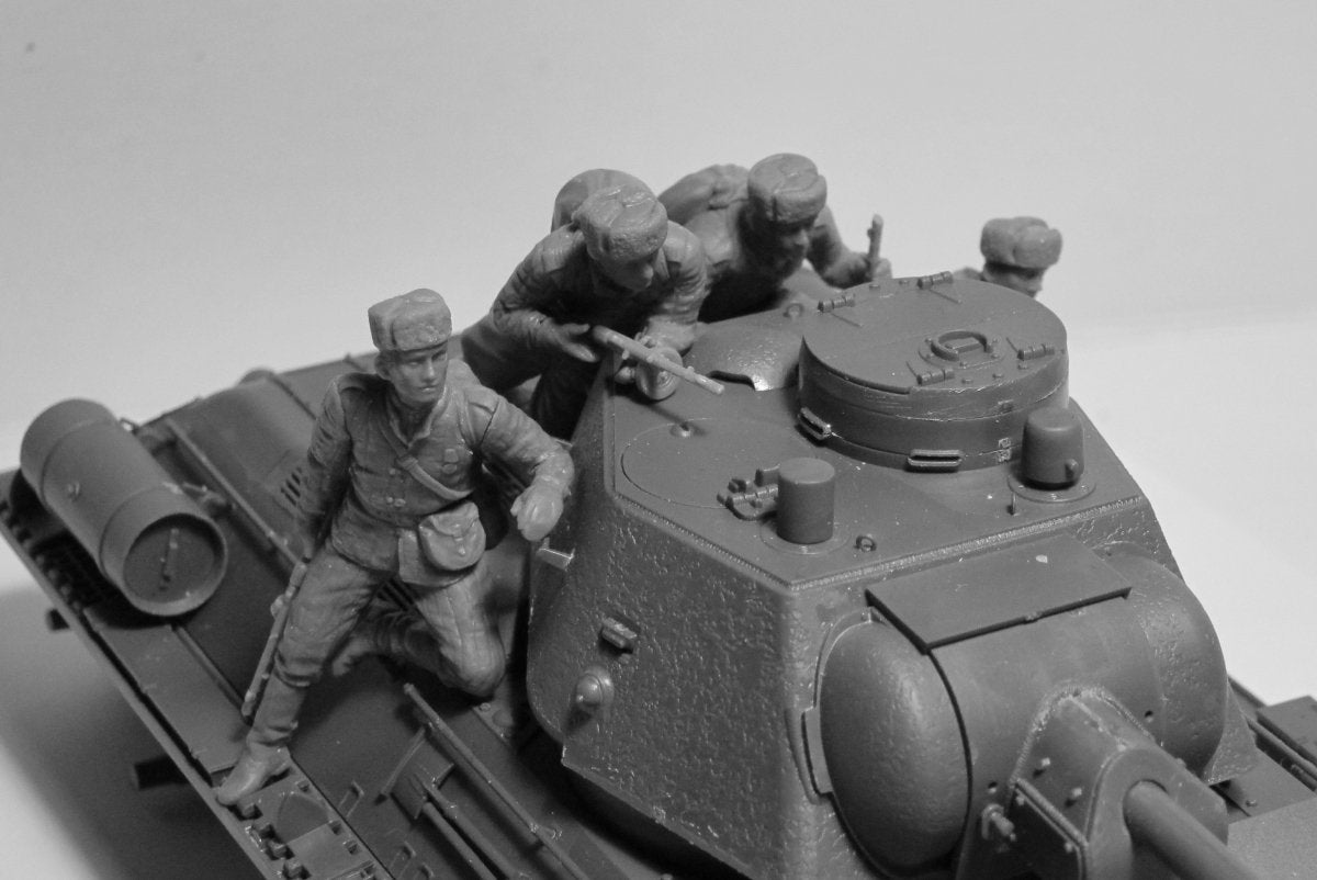 ICM 35640 Cavaliers de chars soviétiques (1943-1945) 4 figurines 1/35 – image 4
