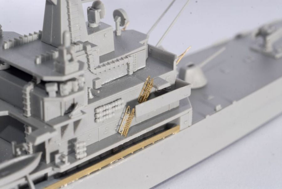 Dragon 7090 U.S.S. Virginia (CGN-38) 1/700 – immagine 9