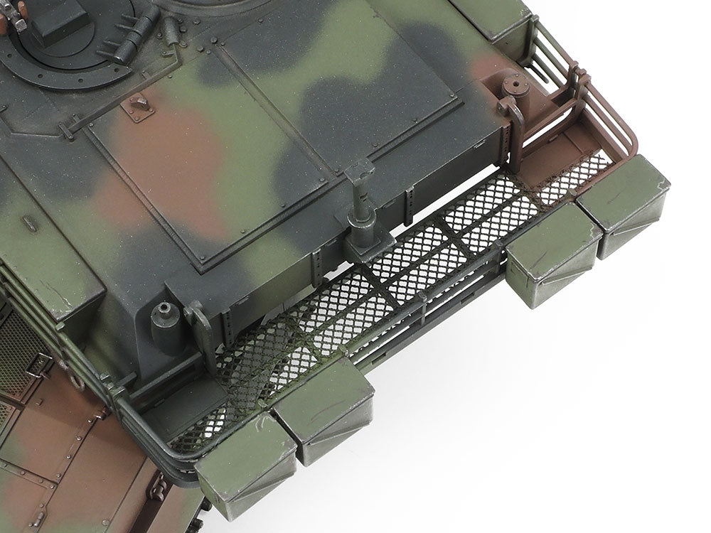 Tamiya 25216 U.S. M1A1 Abrams Tank &amp;quot;Ukraine&amp;quot; 1/35 – imagen 3