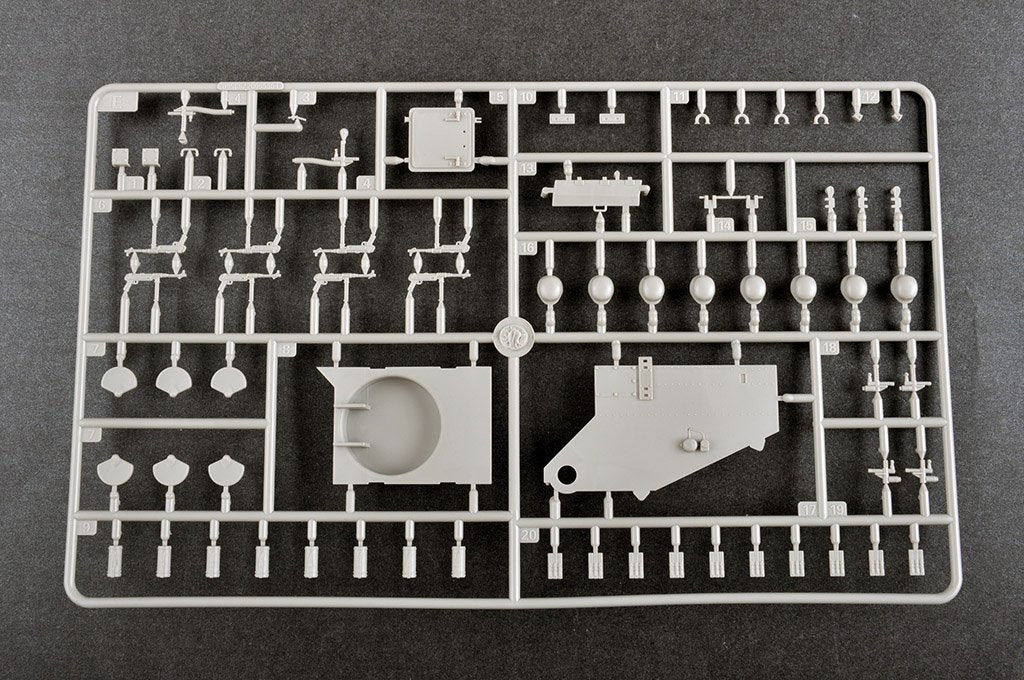 Trumpeter 09585 E-100 Flakpanzer w/12.8cm Flak 40 1/35 – zdjęcie 13