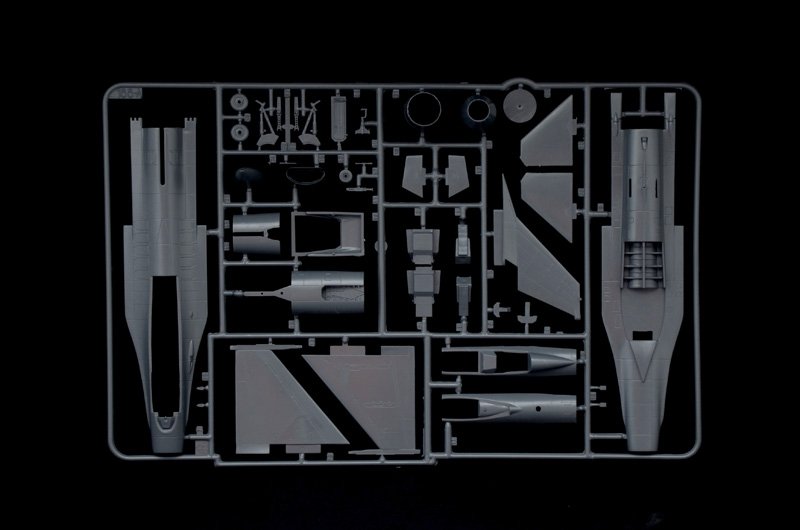 Italeri 72009 F-16 C/D Night Falcon - Kit complet pour maquettes à l&amp;#39;échelle 1/72 – image 6