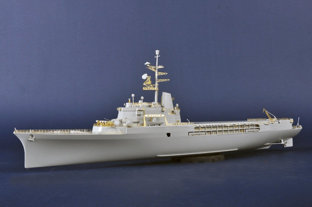 Trumpeter 05635 French Navy Helicopter Cruiser Jeanne dArc 2008 1/350 – immagine 5