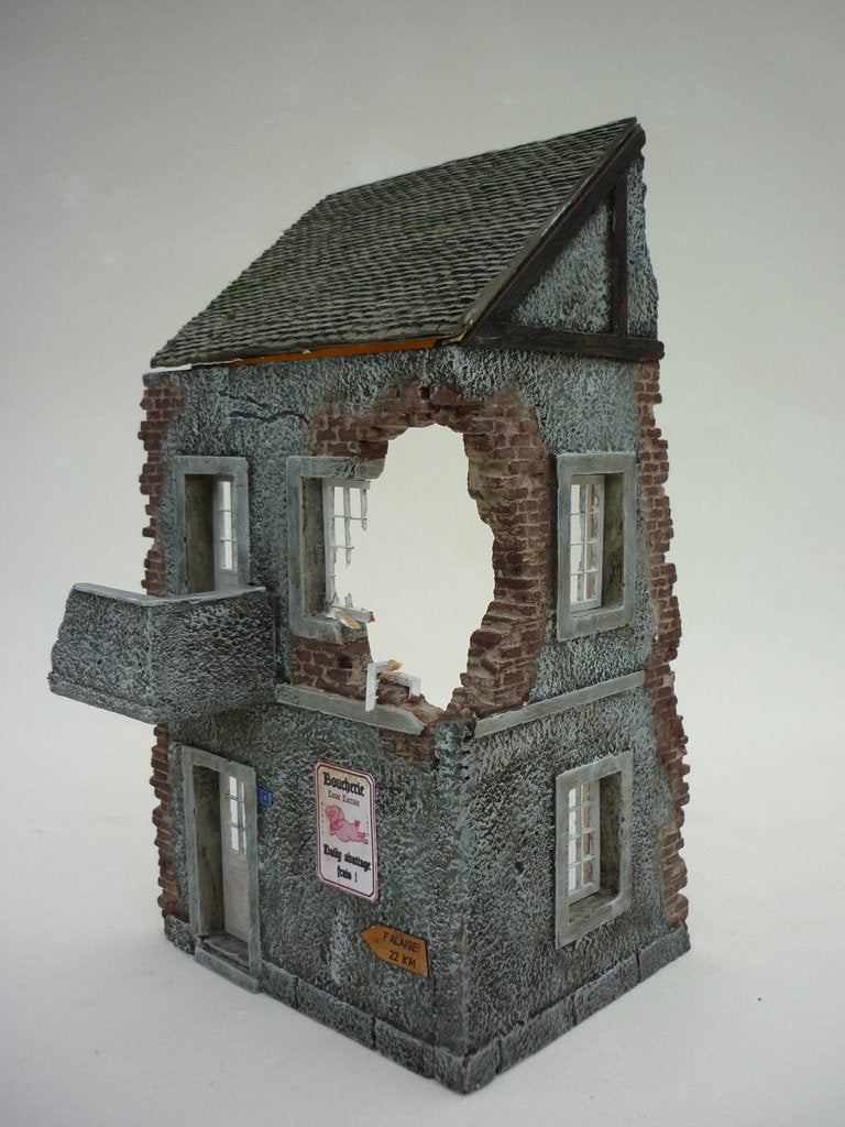 RT-Diorama 35175 Damaged Village House 1/35 – imagen 4