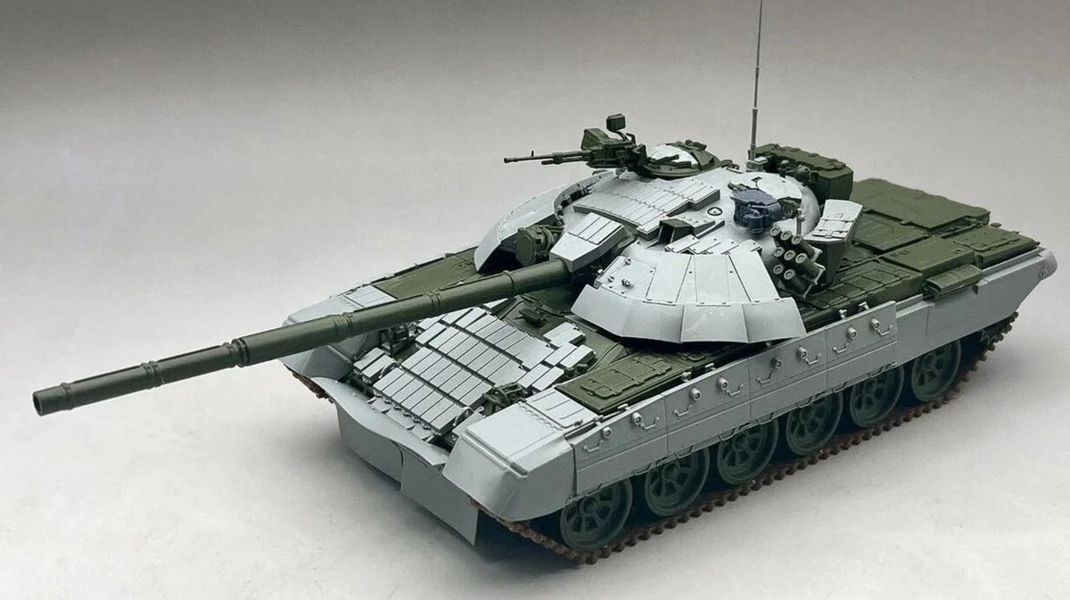 Amusing Hobby 35A067 T-72AMT - Ukraine Main Battle Tank 1/35 – immagine 2