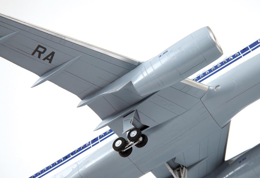 Zvezda 7049 Tu-214 1/144 – imagen 5