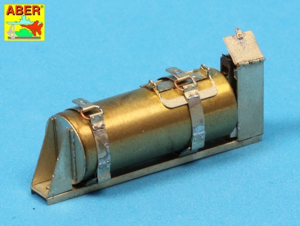 Aber 16027 Fire extinguisher with brackets used on German tanks, assault guns and other vehicles 1/16 – zdjęcie 8