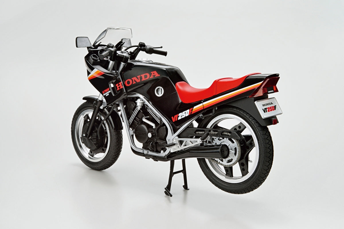 Aoshima 06323 Honda MC08 VT250F 84 1/12 – image 2