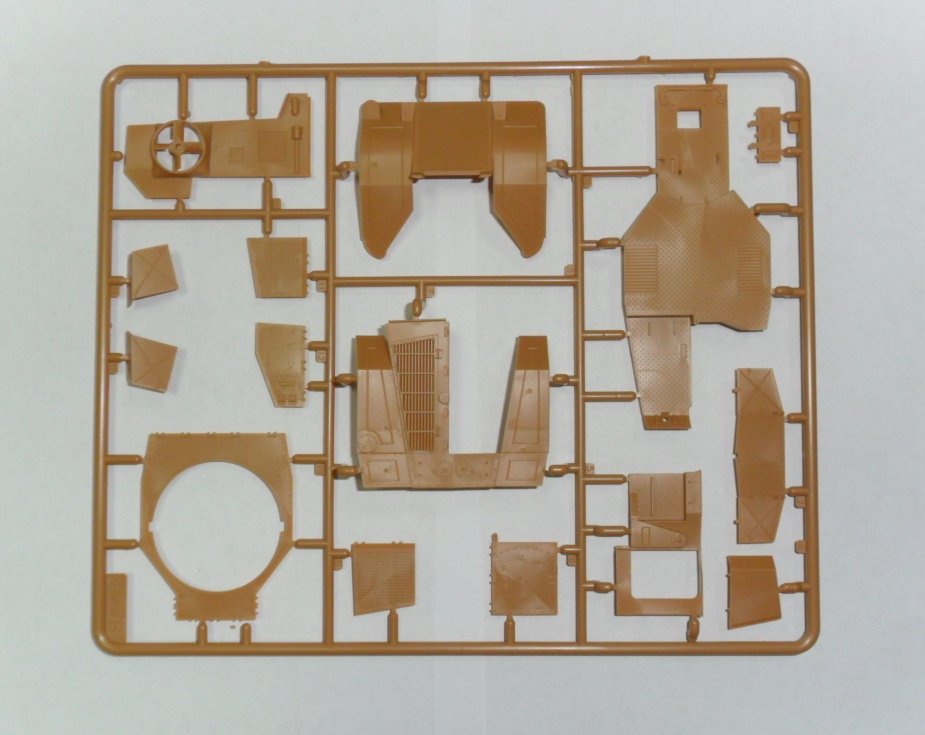 ICM 35382 P 204 (f) with German Armoured Vehicle Crew 1/35 – imagen 3