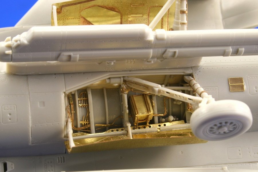 Eduard 49390 F-16CJ Block 50 undercarriage 1/48 Tamiya – Bild 5