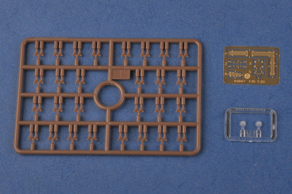 Hobby Boss 83848 Soviet T-20 Armored Tractor Komsomolets 1940 1/35 – imagen 6