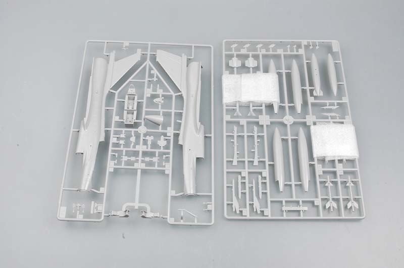 Trumpeter 01644 Chinese J-10S fighter 1/72 – zdjęcie 5